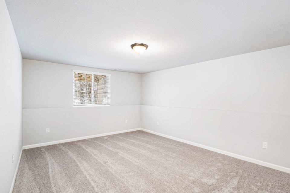 367 N Sherman Street Property Photo 13
