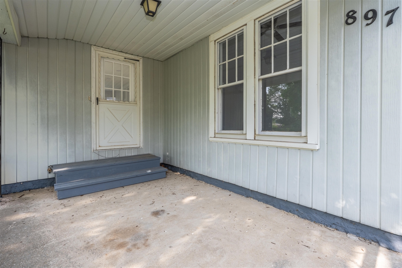 8970 Second Street Property Photo 4