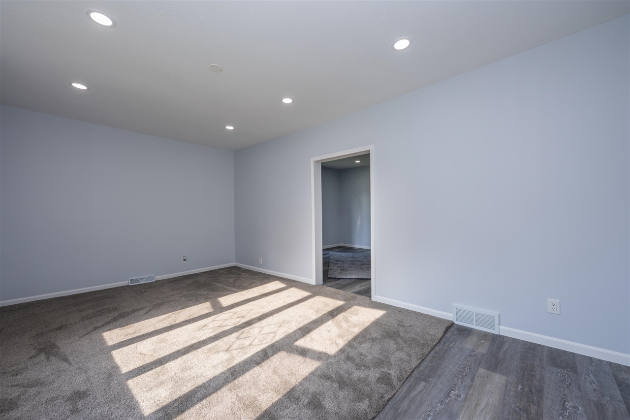 8970 Second Street Property Photo 7