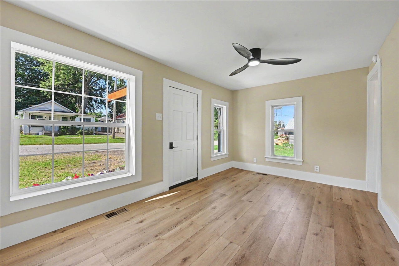 121 E Olds Street Property Photo 5