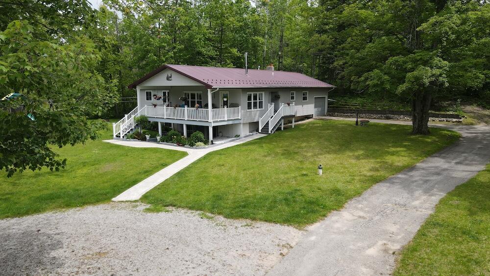 1692 N Galbraith Road Property Photo 3