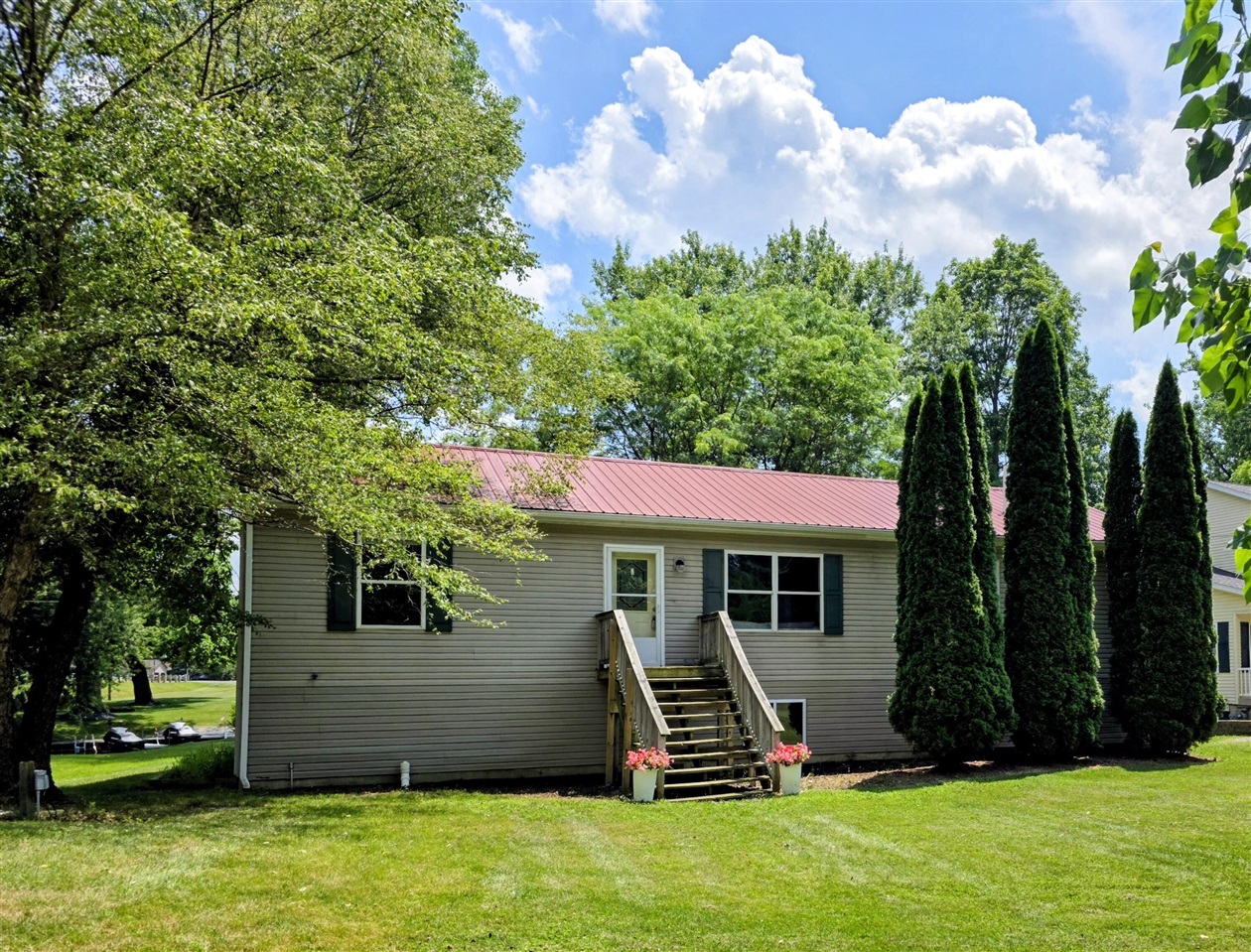 727 Skipper Lane Property Photo 1