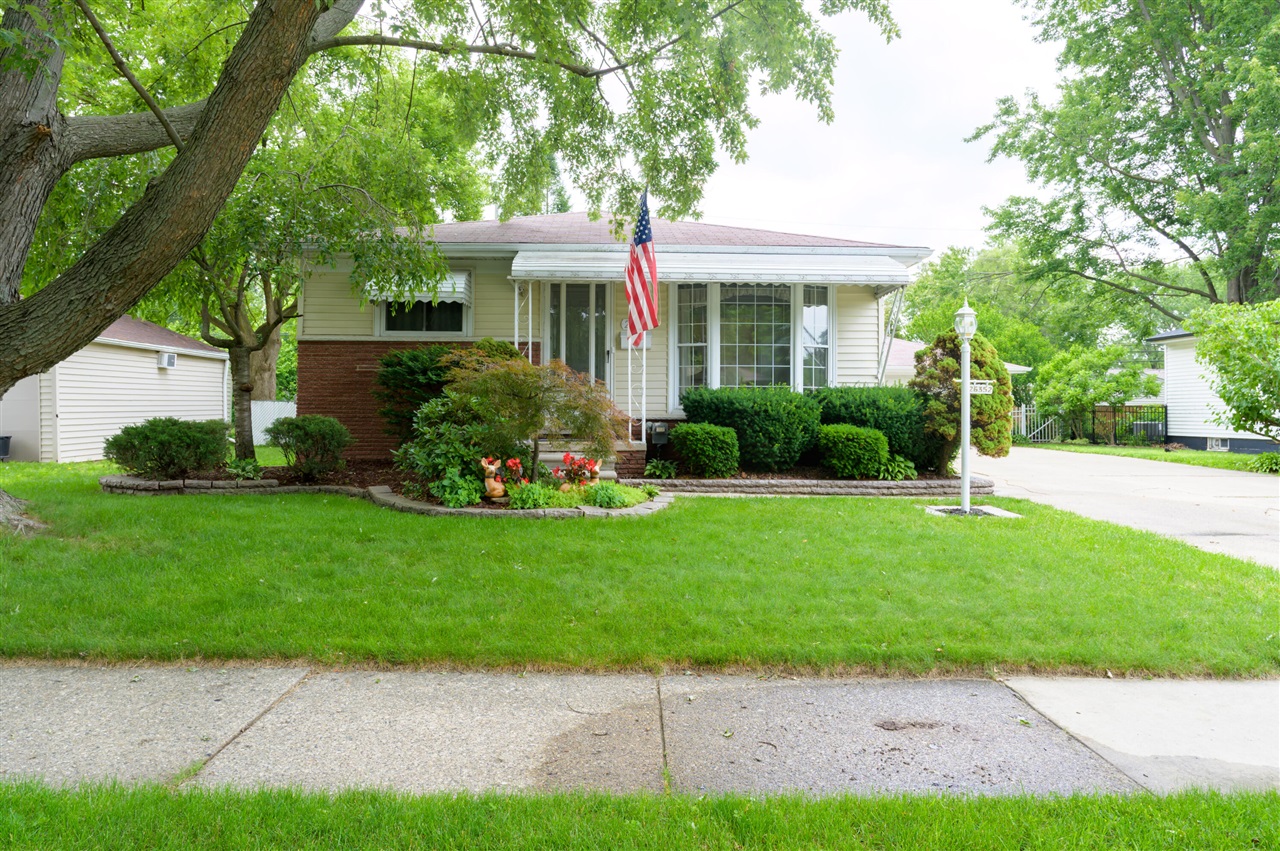 26352 Osmun Street Property Photo 1