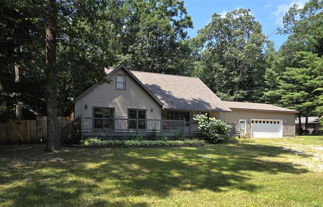 105 N Mike Street Property Photo 1