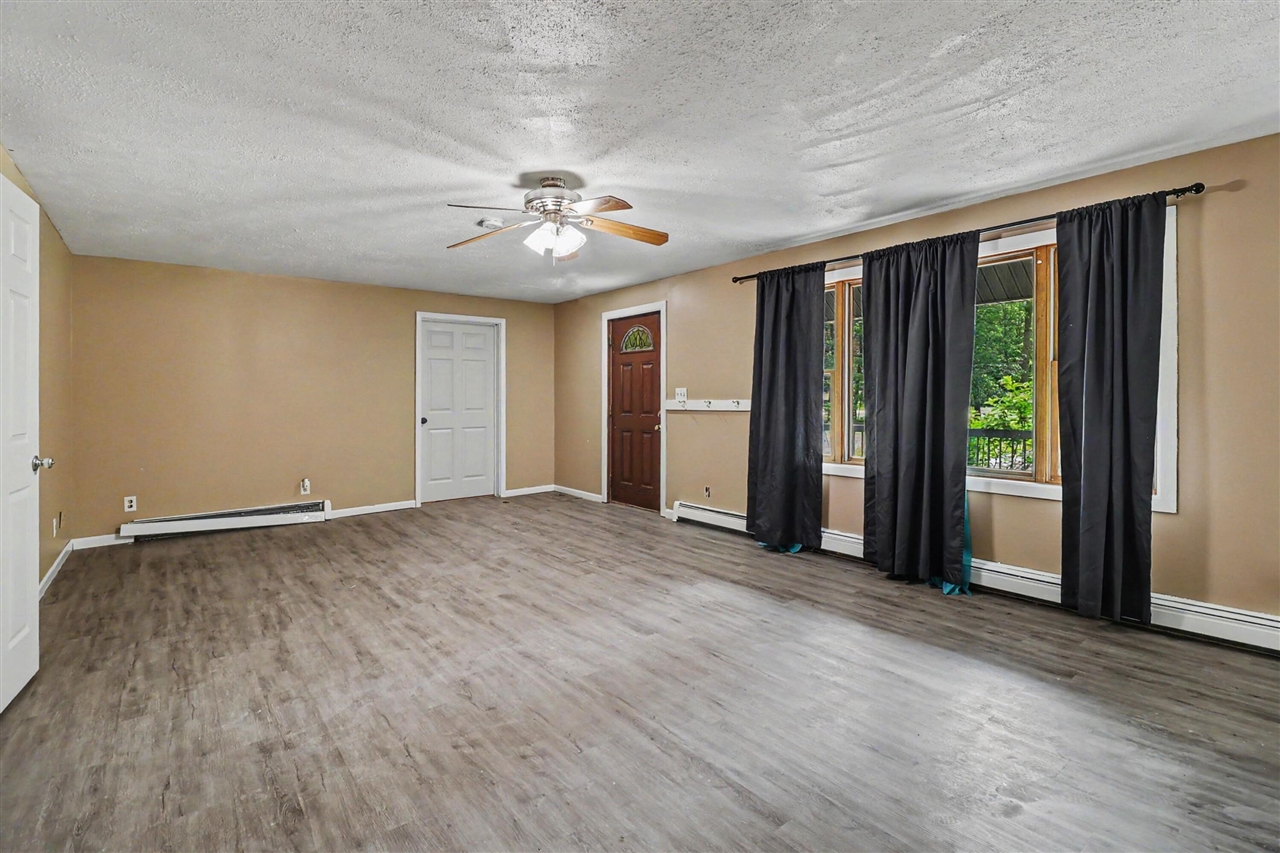 105 N Mike Street Property Photo 5