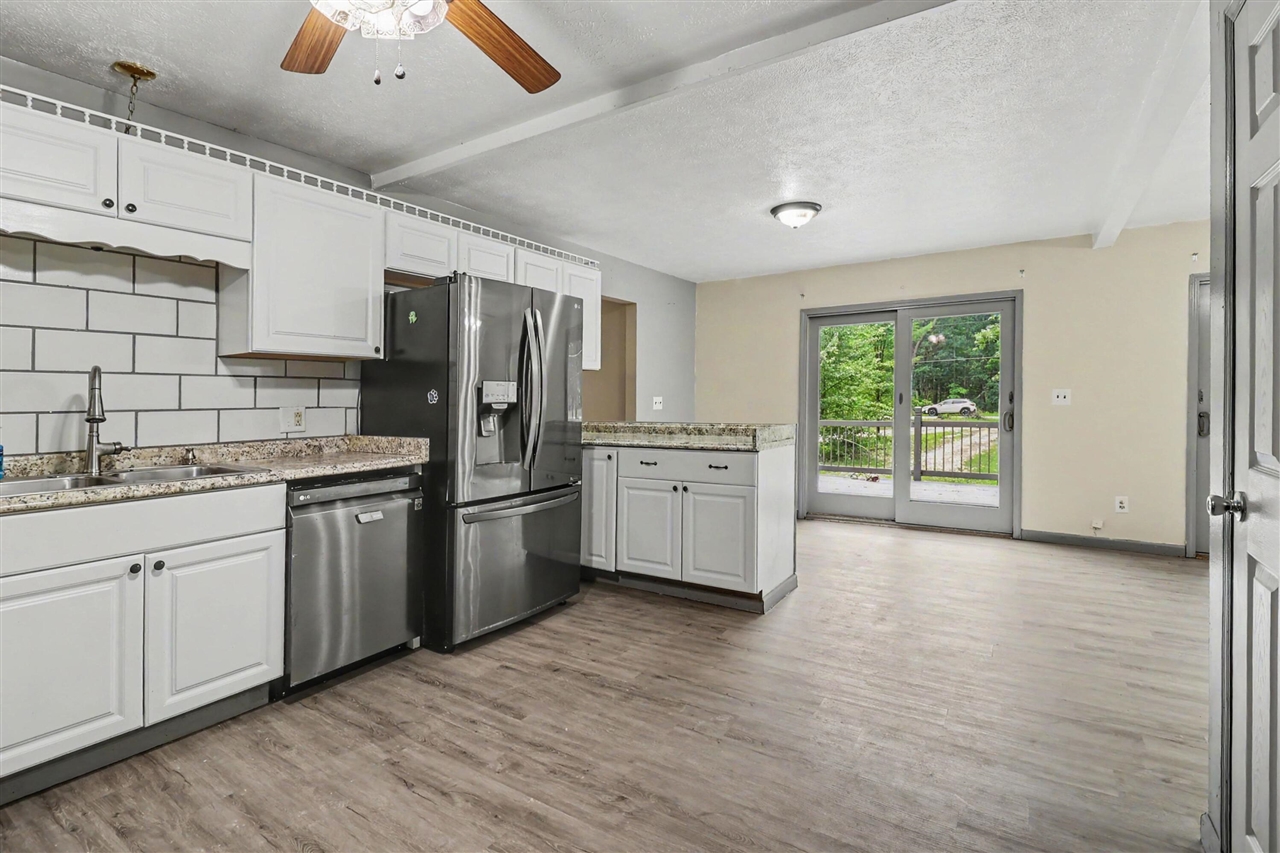 105 N Mike Street Property Photo 7
