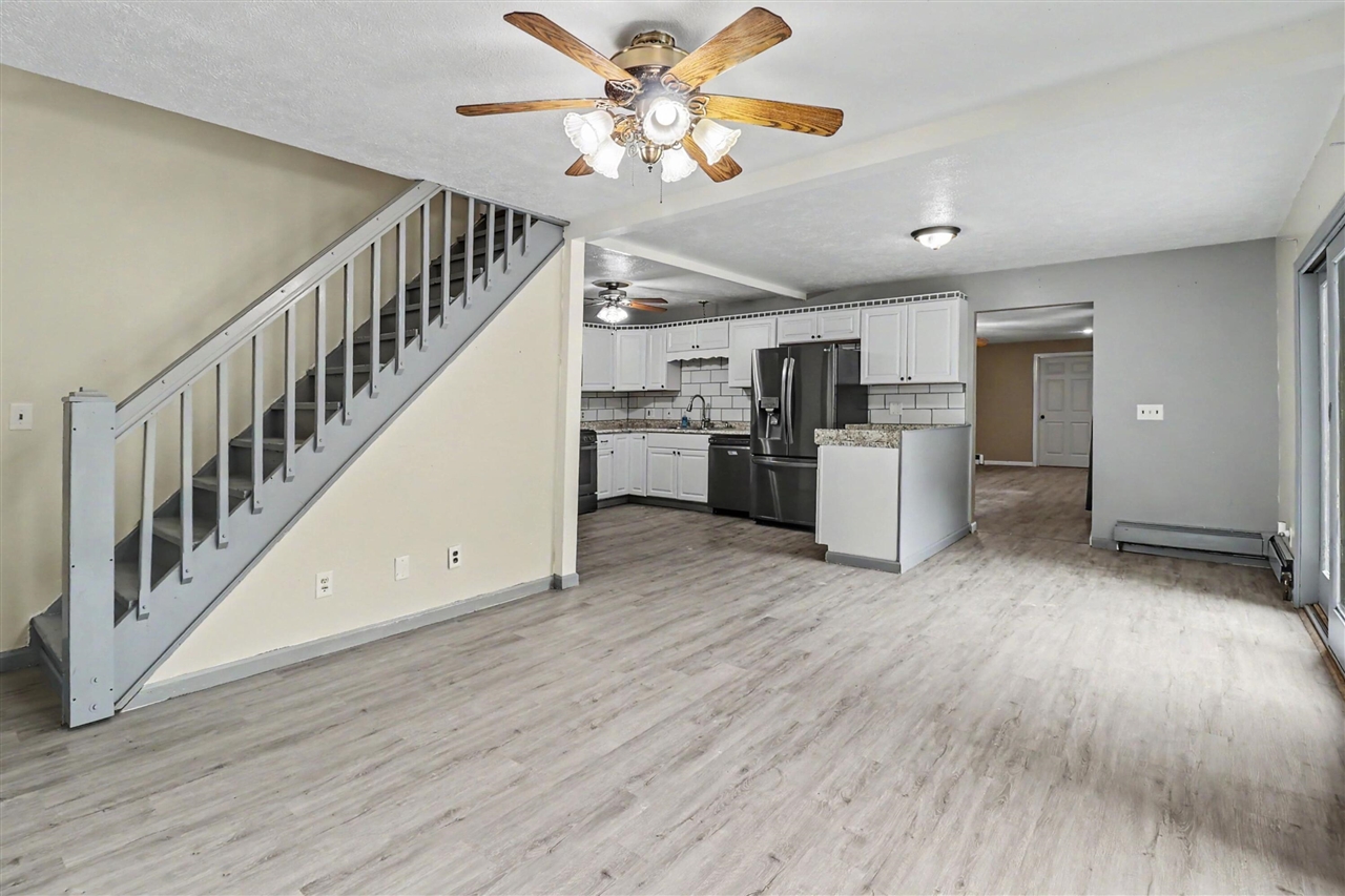 105 N Mike Street Property Photo 10