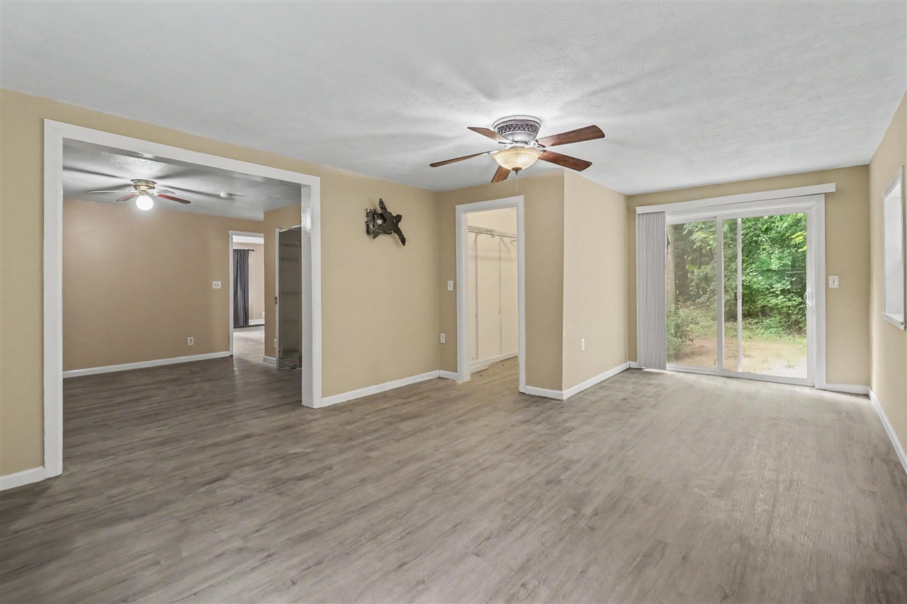 105 N Mike Street Property Photo 12
