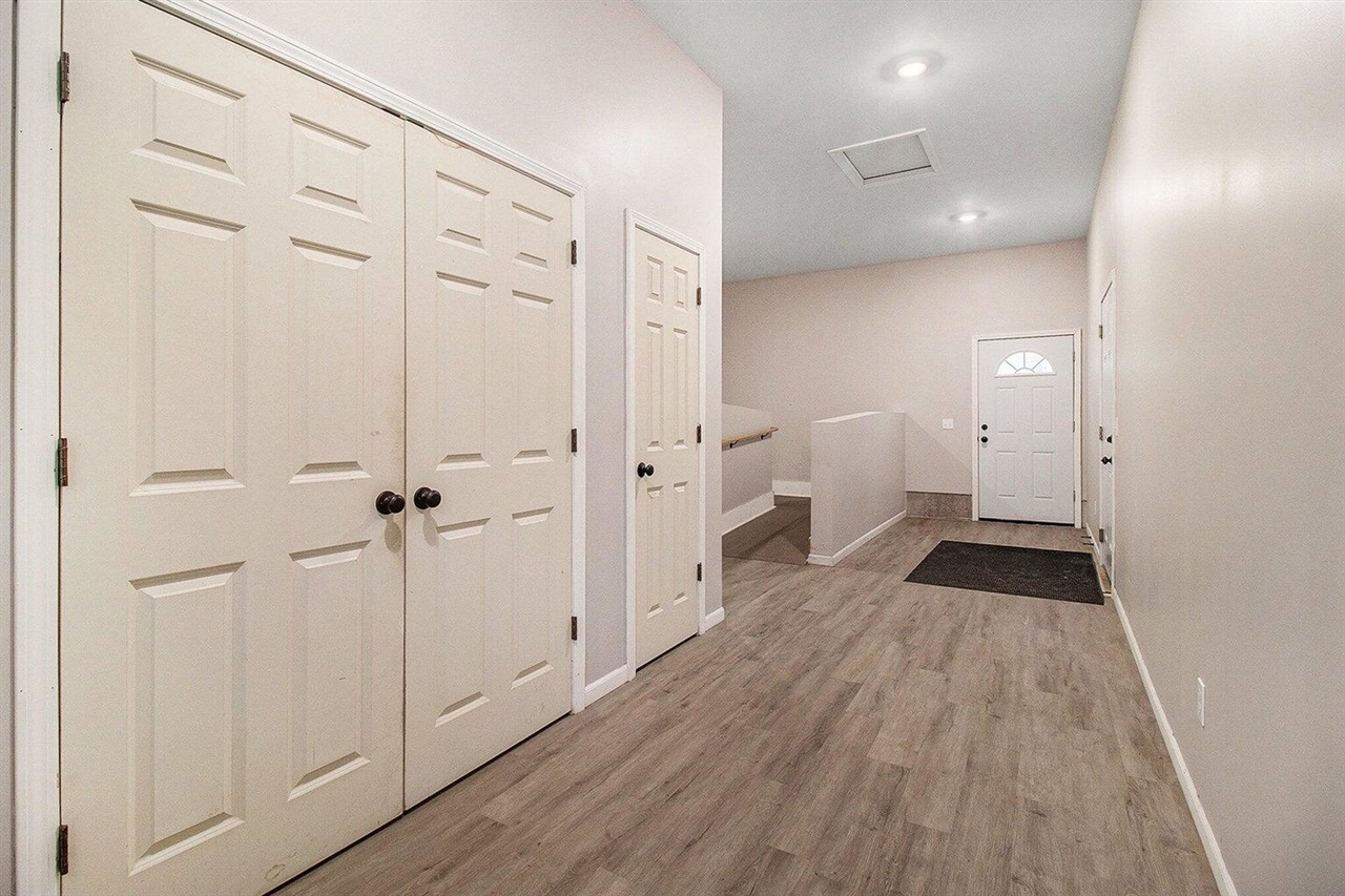 105 N Mike Street Property Photo 28
