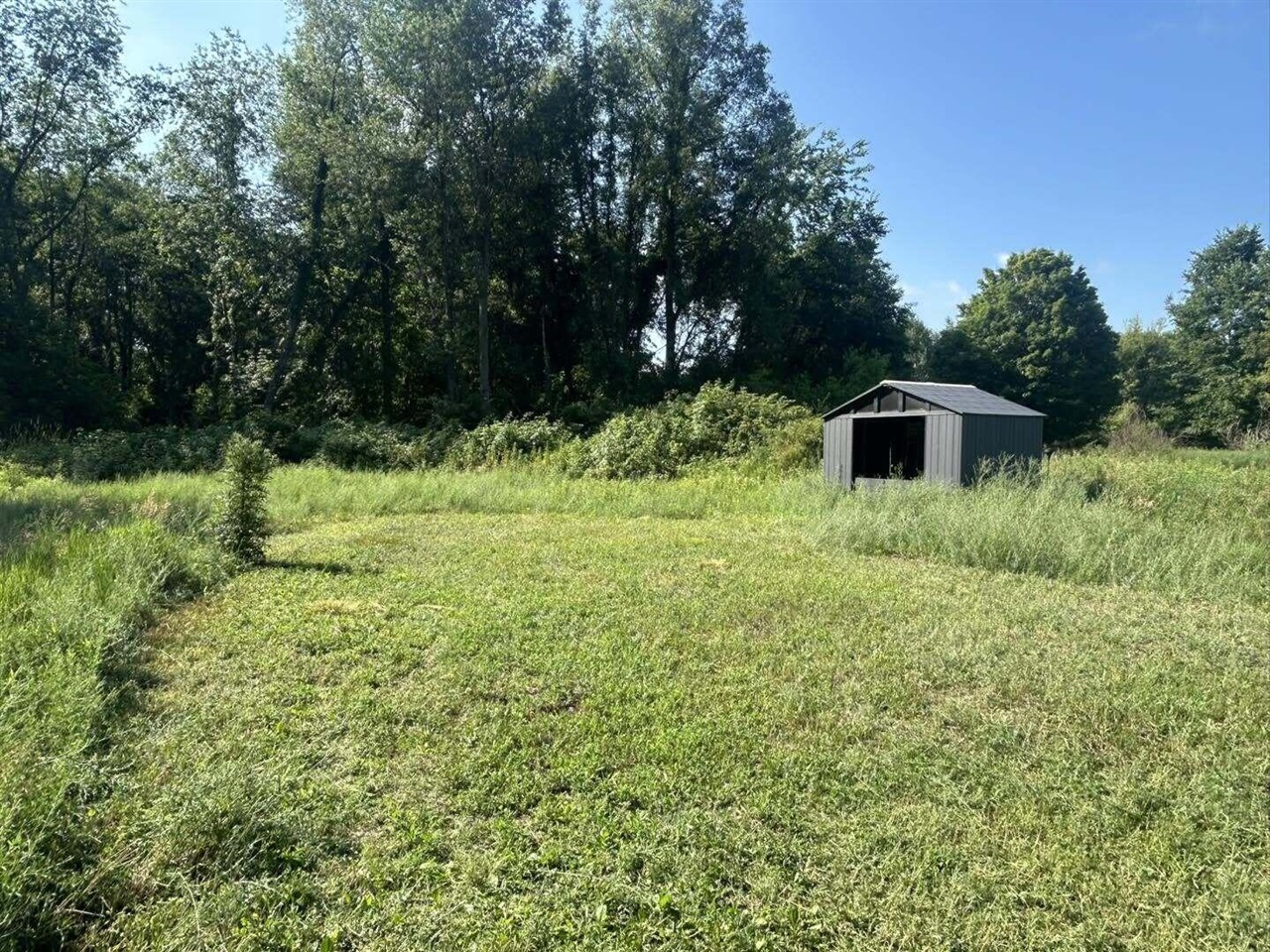 7509 Genesee Road Property Photo 4