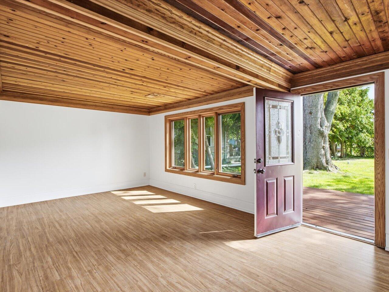 124 Roselawn Street Property Photo 4