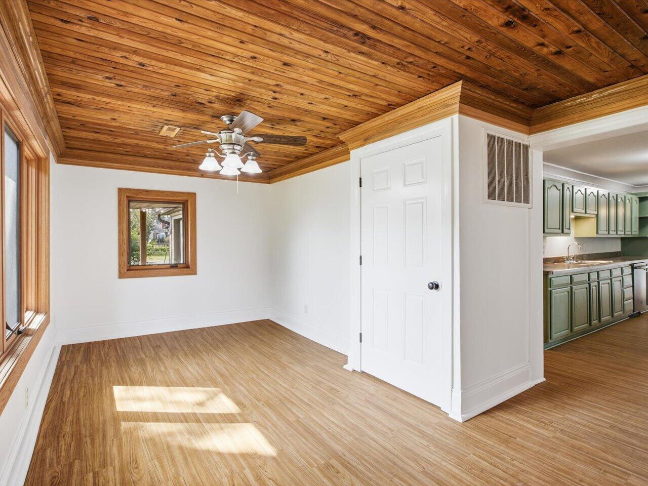 124 Roselawn Street Property Photo 7