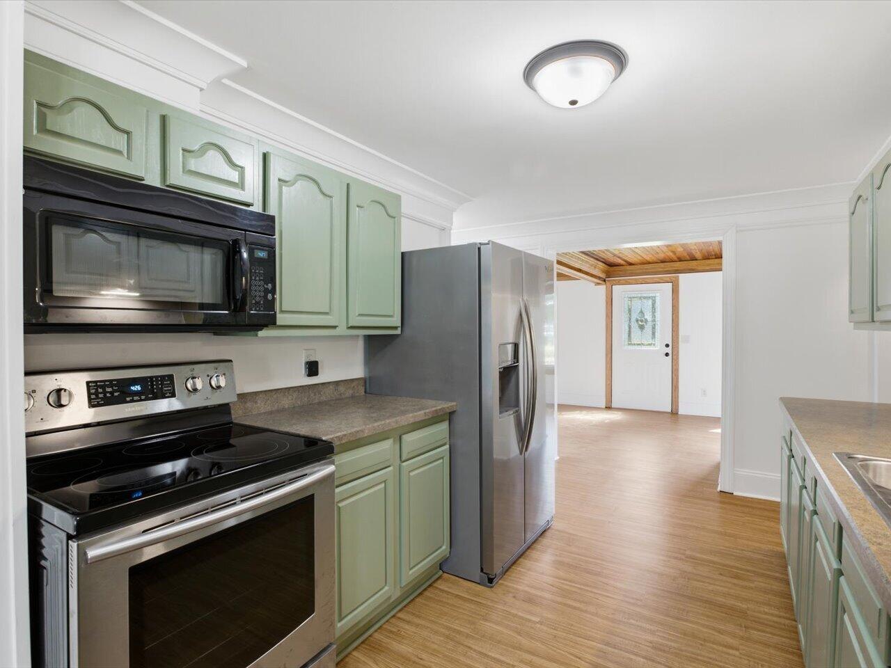124 Roselawn Street Property Photo 9