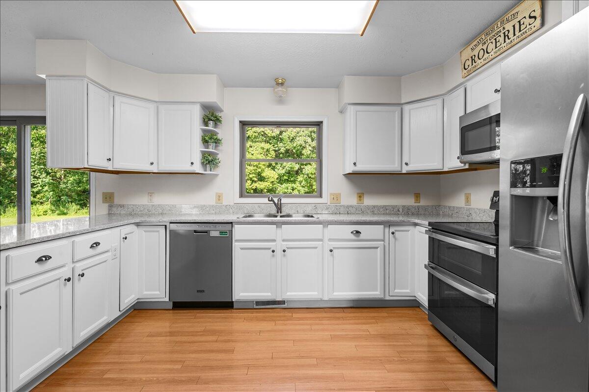 16005 Sheridan Road Property Photo 8