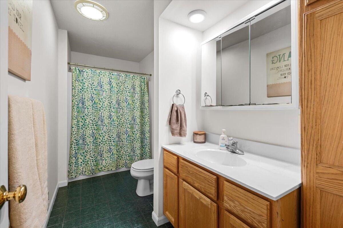 16005 Sheridan Road Property Photo 10