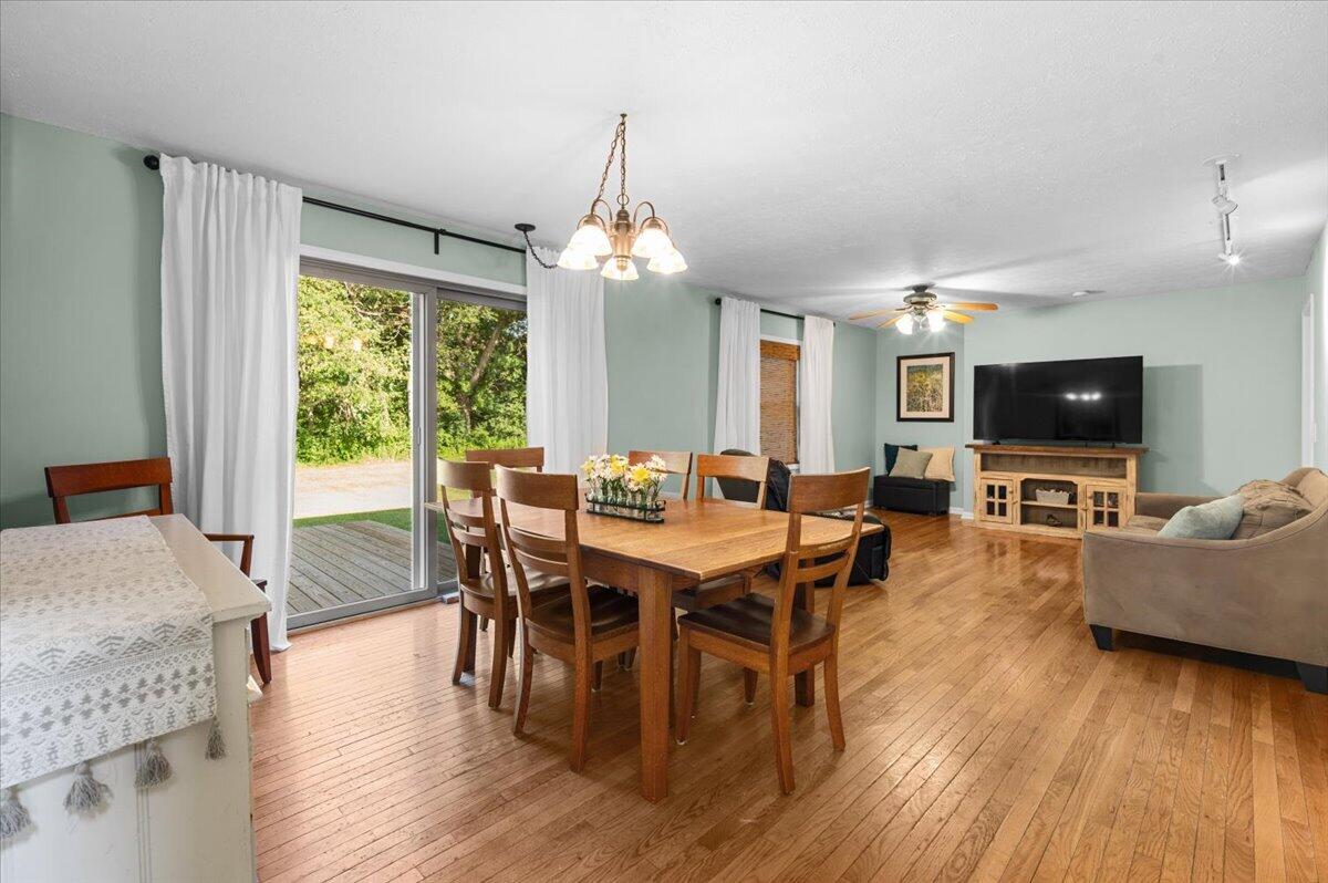 16005 Sheridan Road Property Photo 11