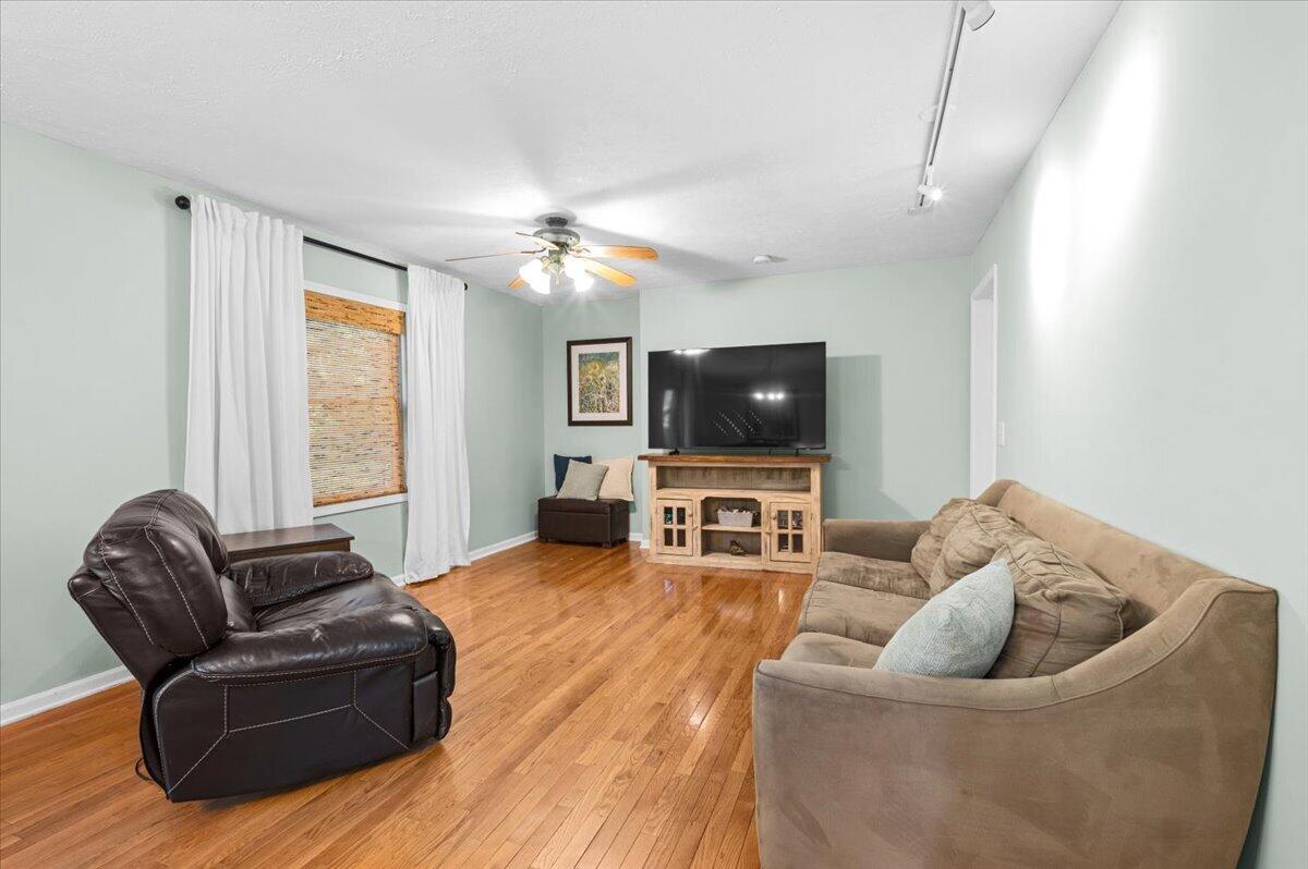 16005 Sheridan Road Property Photo 13