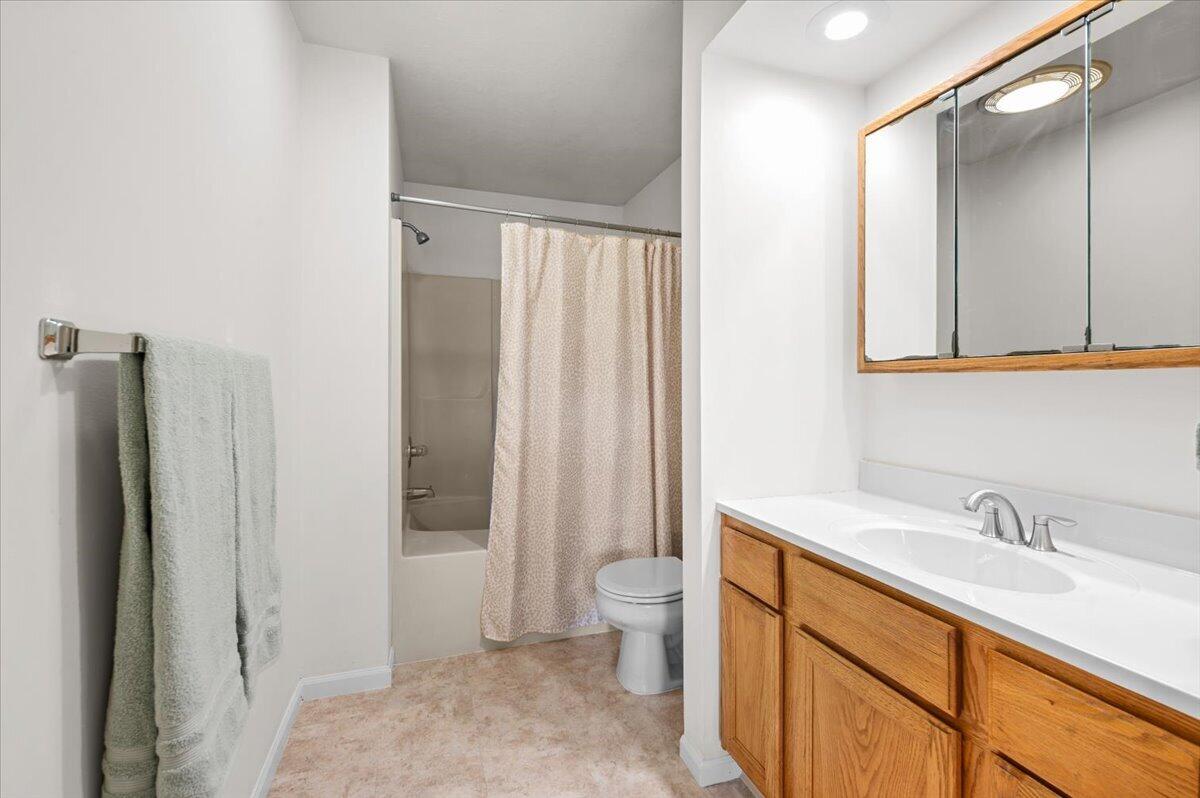 16005 Sheridan Road Property Photo 15