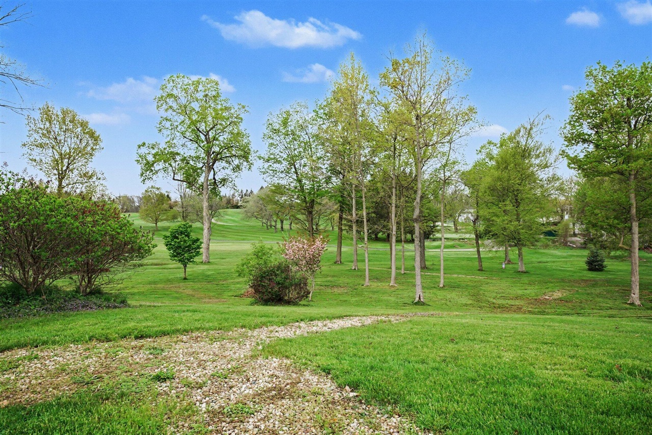 4862 Knoll Court Property Photo 9