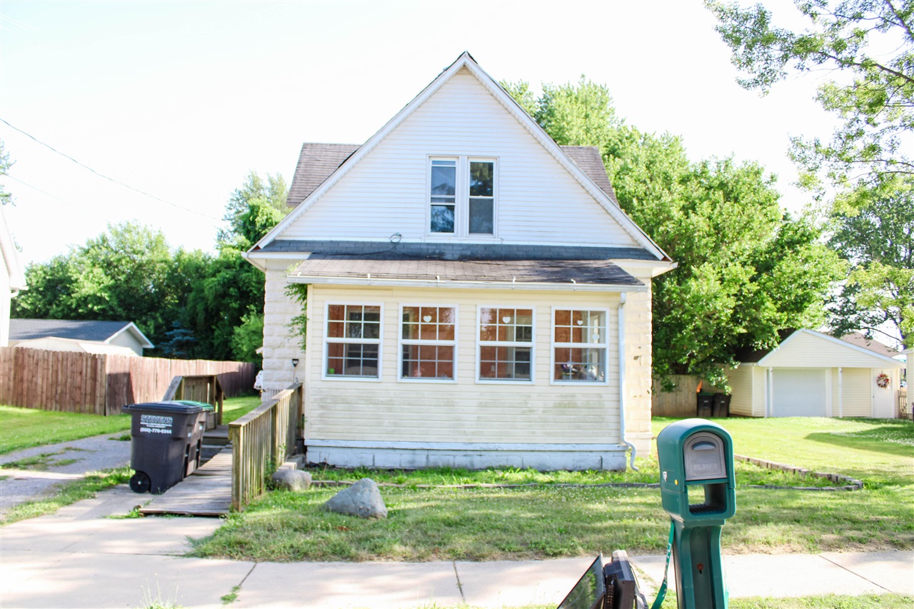 257 W Chicago Blvd Property Photo 1