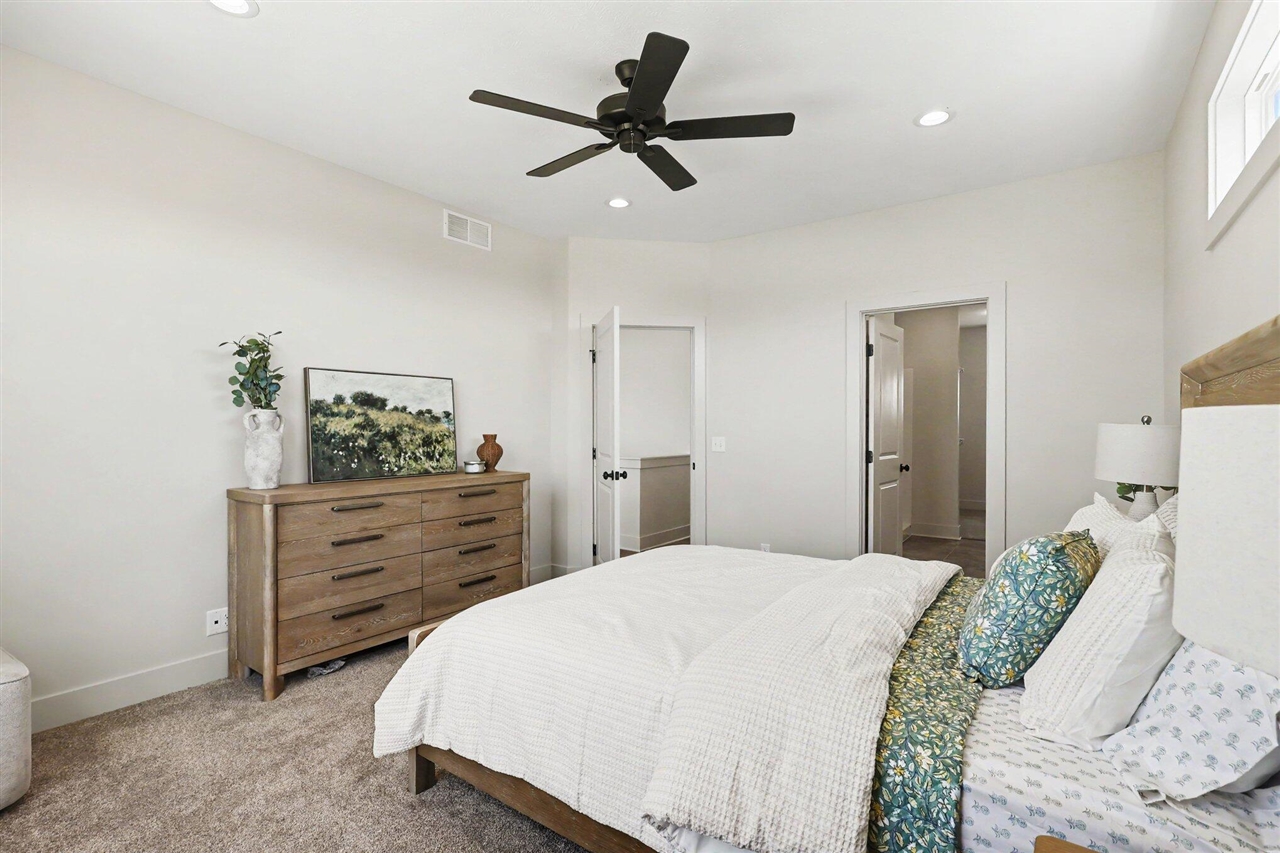 9585 Fields Drive Property Photo 14