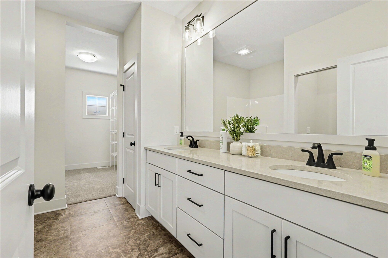 9585 Fields Drive Property Photo 15