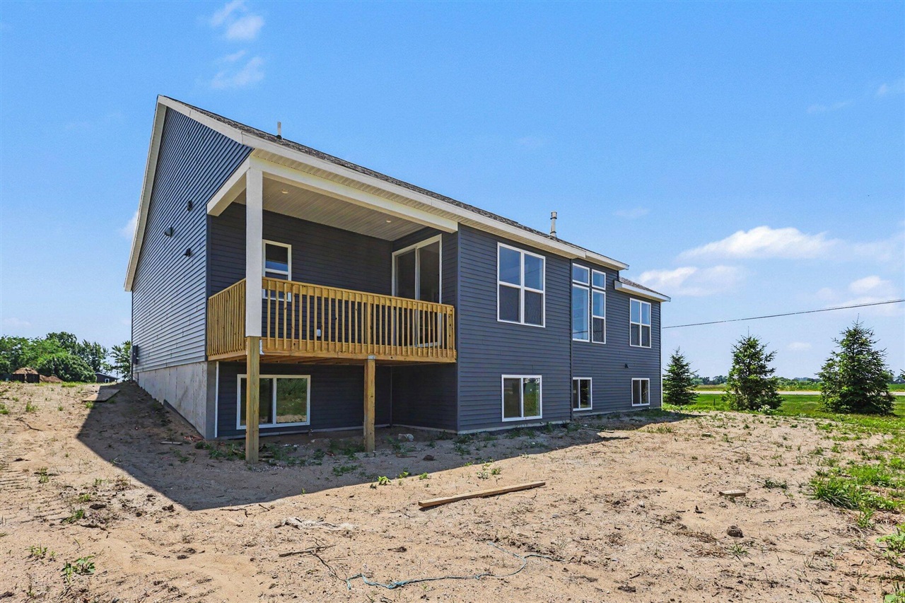 9585 Fields Drive Property Photo 26