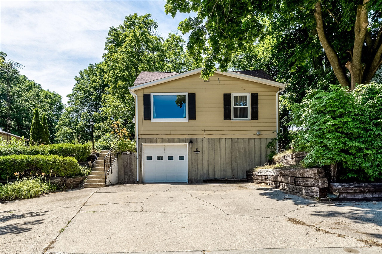 8969 Ferry Street Property Photo 1