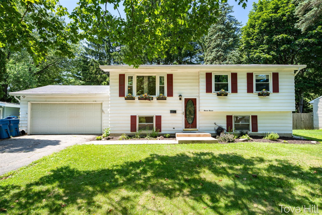1111 Bretton Drive Property Photo 1