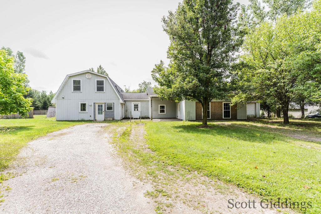 1402 E Deaner Road Property Photo 1