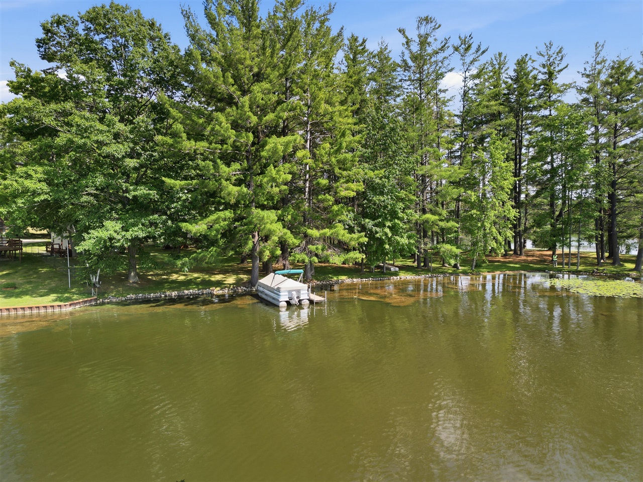 3473 N Shore Drive Property Photo 3