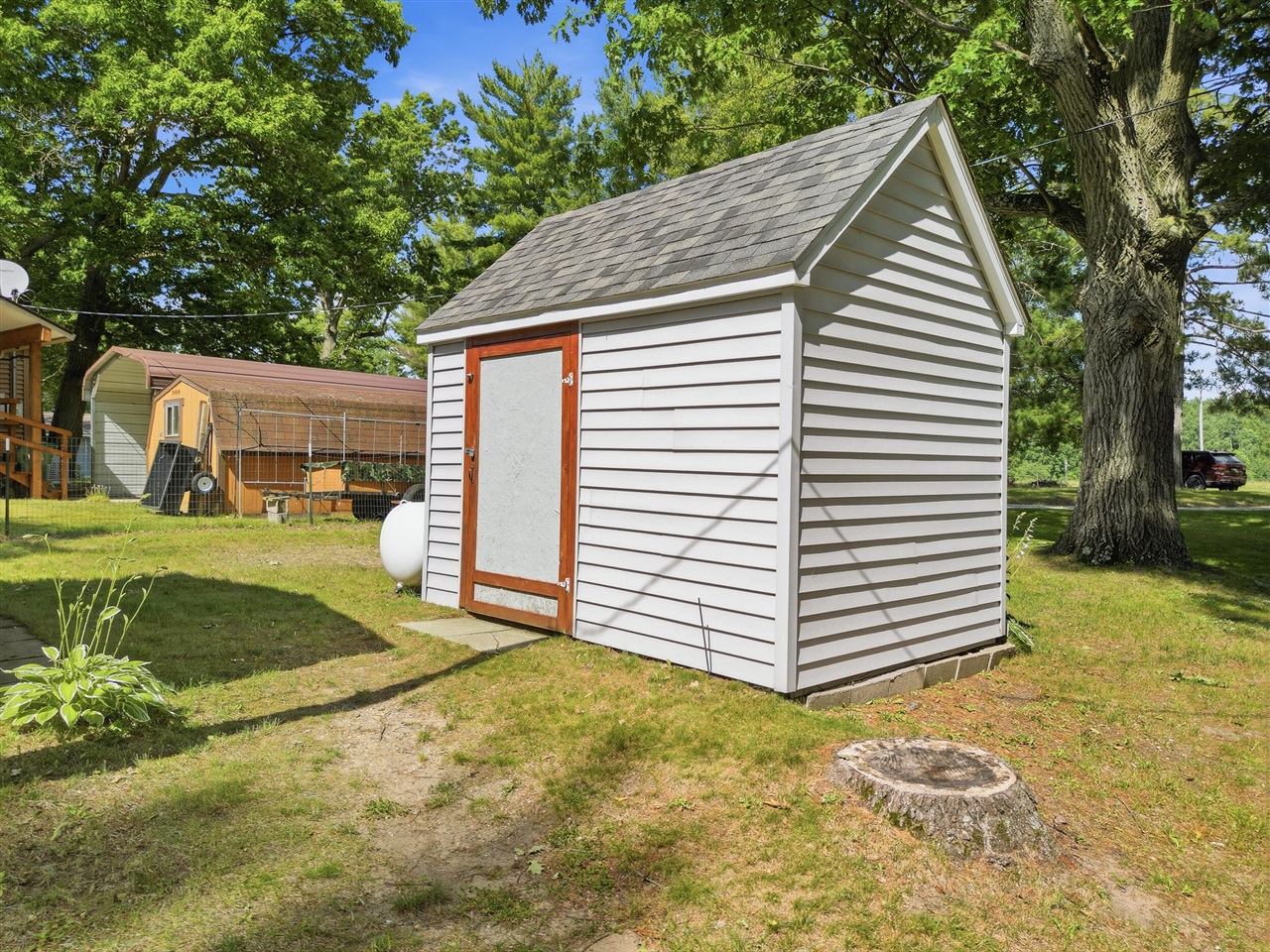 3473 N Shore Drive Property Photo 5