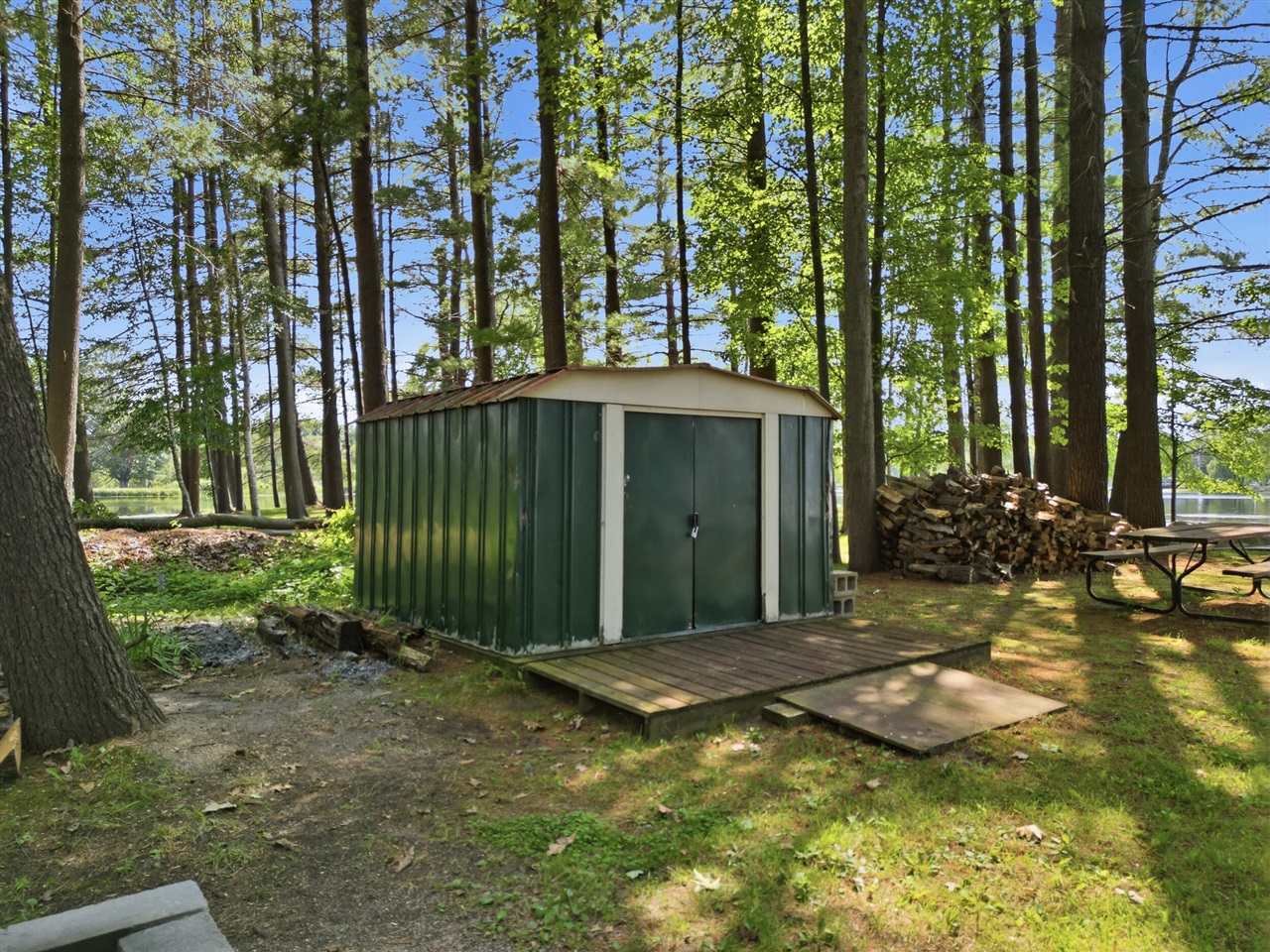 3473 N Shore Drive Property Photo 6