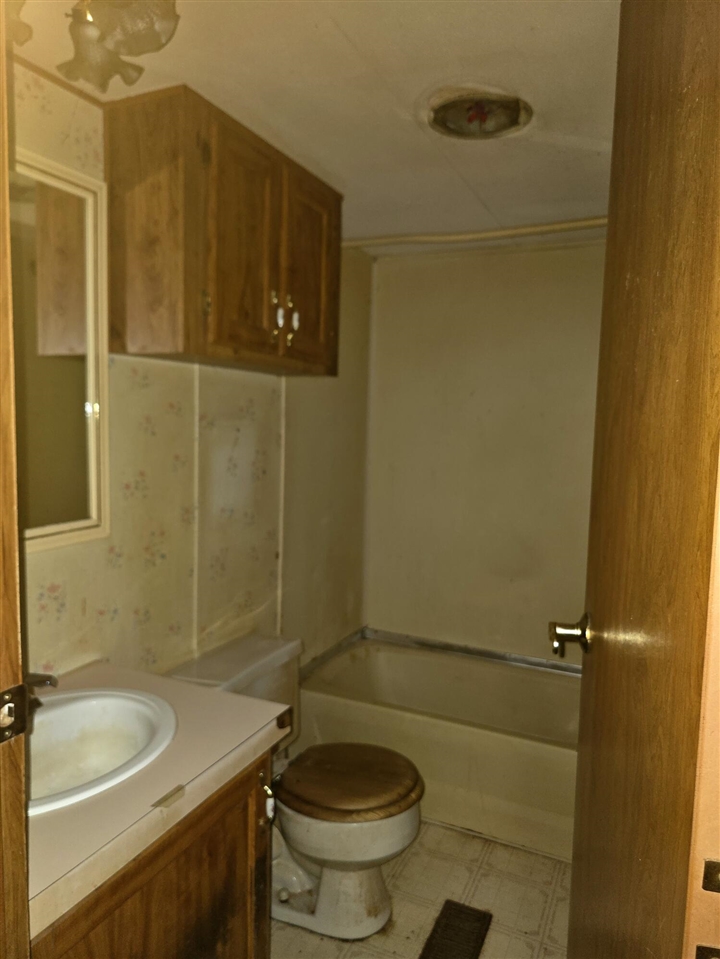 123 Sessions Road Property Photo 10