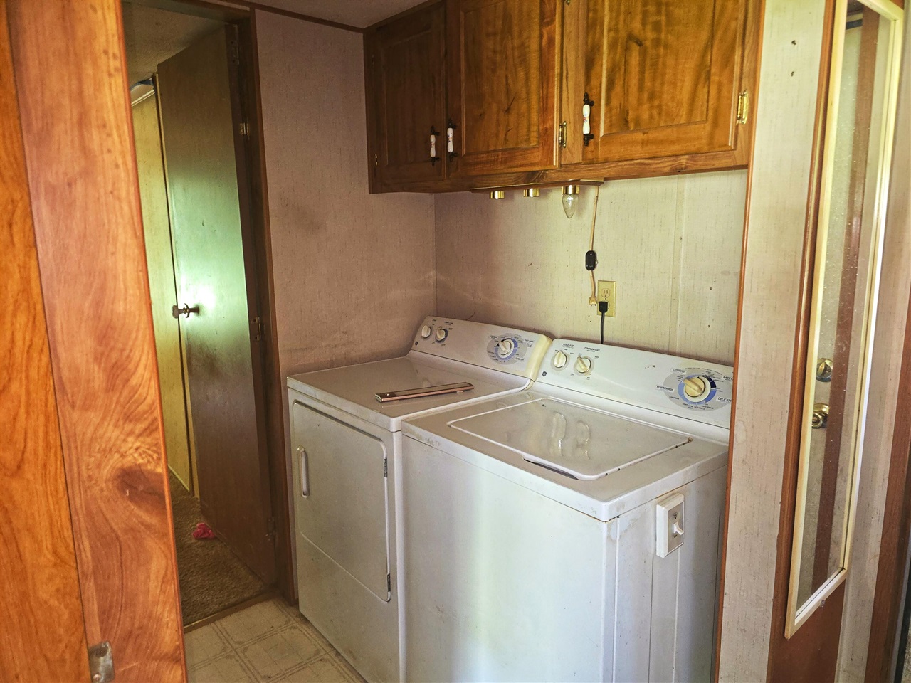 123 Sessions Road Property Photo 11