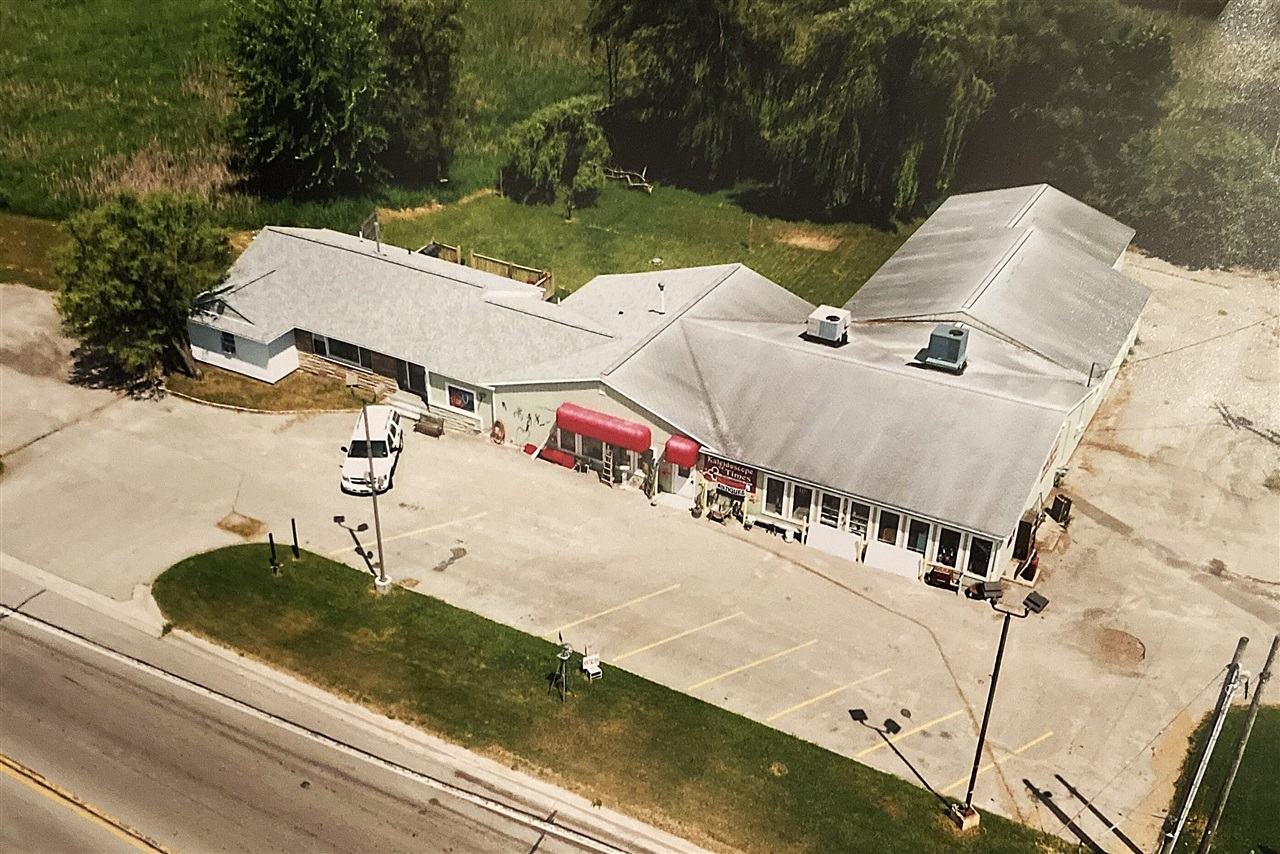 70 W Howard City-edmore Property Photo 1
