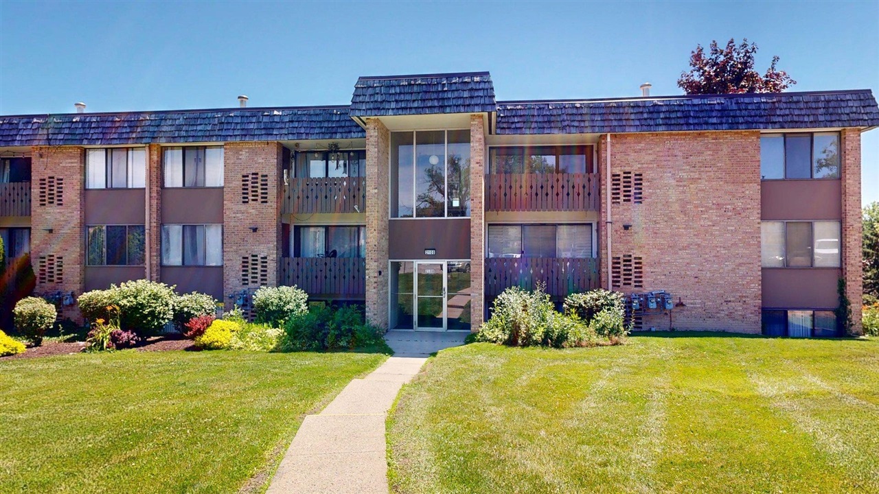 2108 Pauline Boulevard Property Photo 1