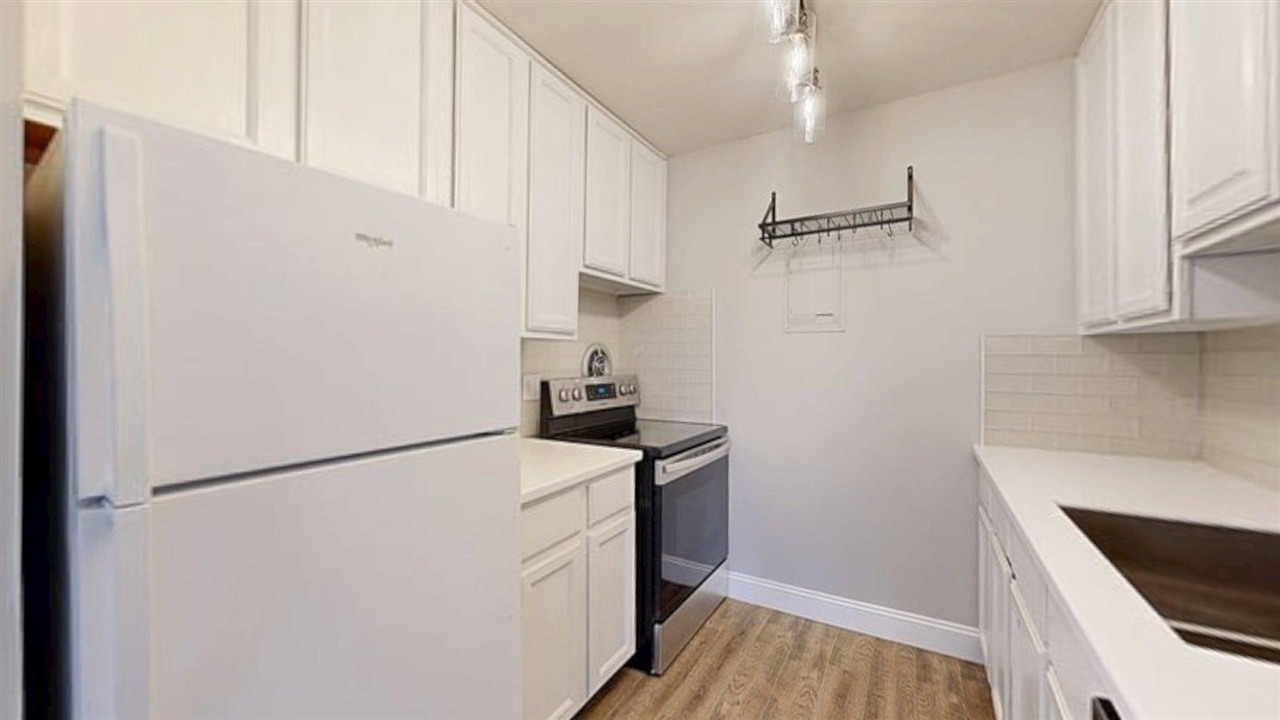 2108 Pauline Boulevard Property Photo 4