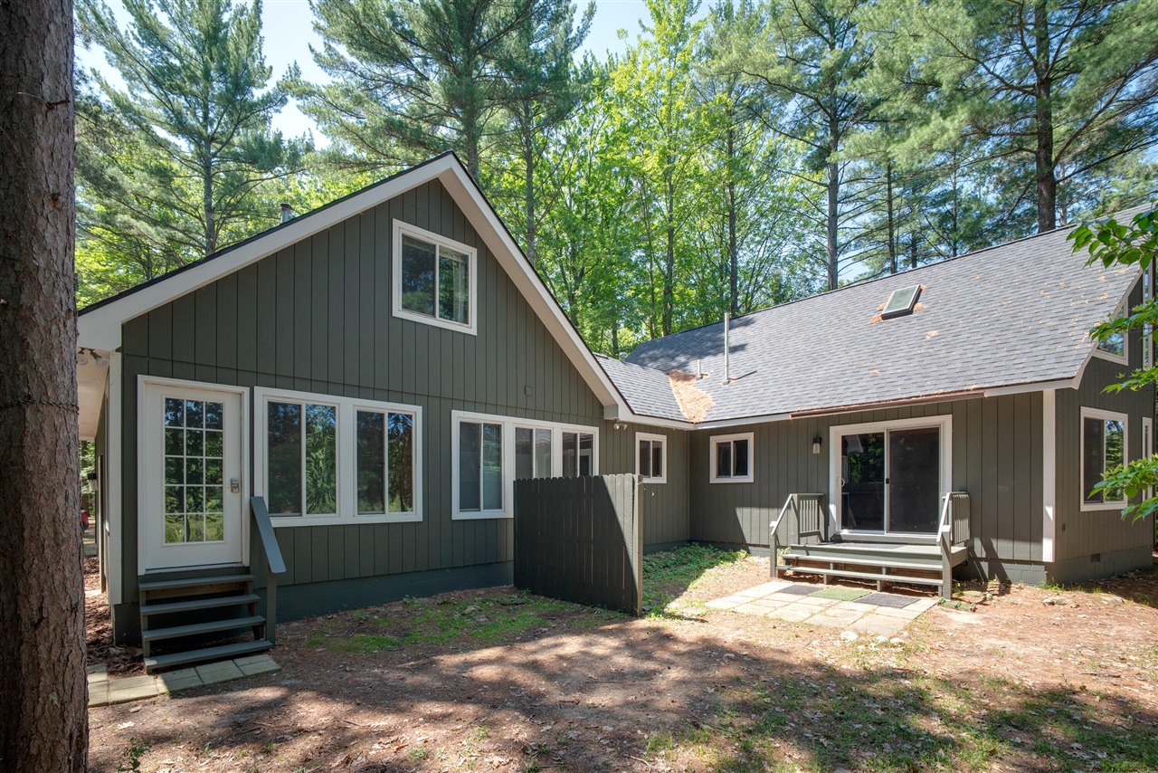 6954 Aarwood Property Photo 4