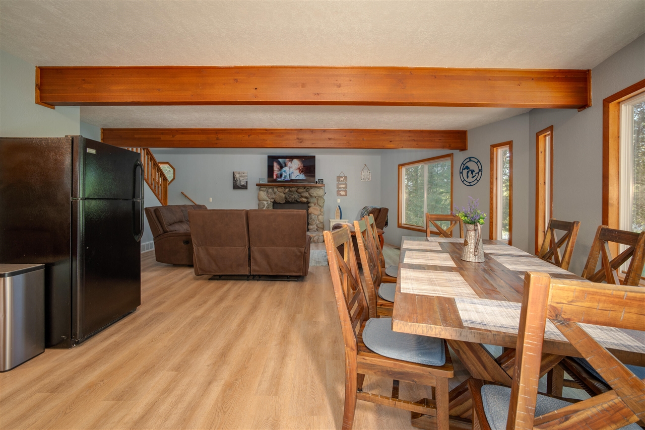 6954 Aarwood Property Photo 13