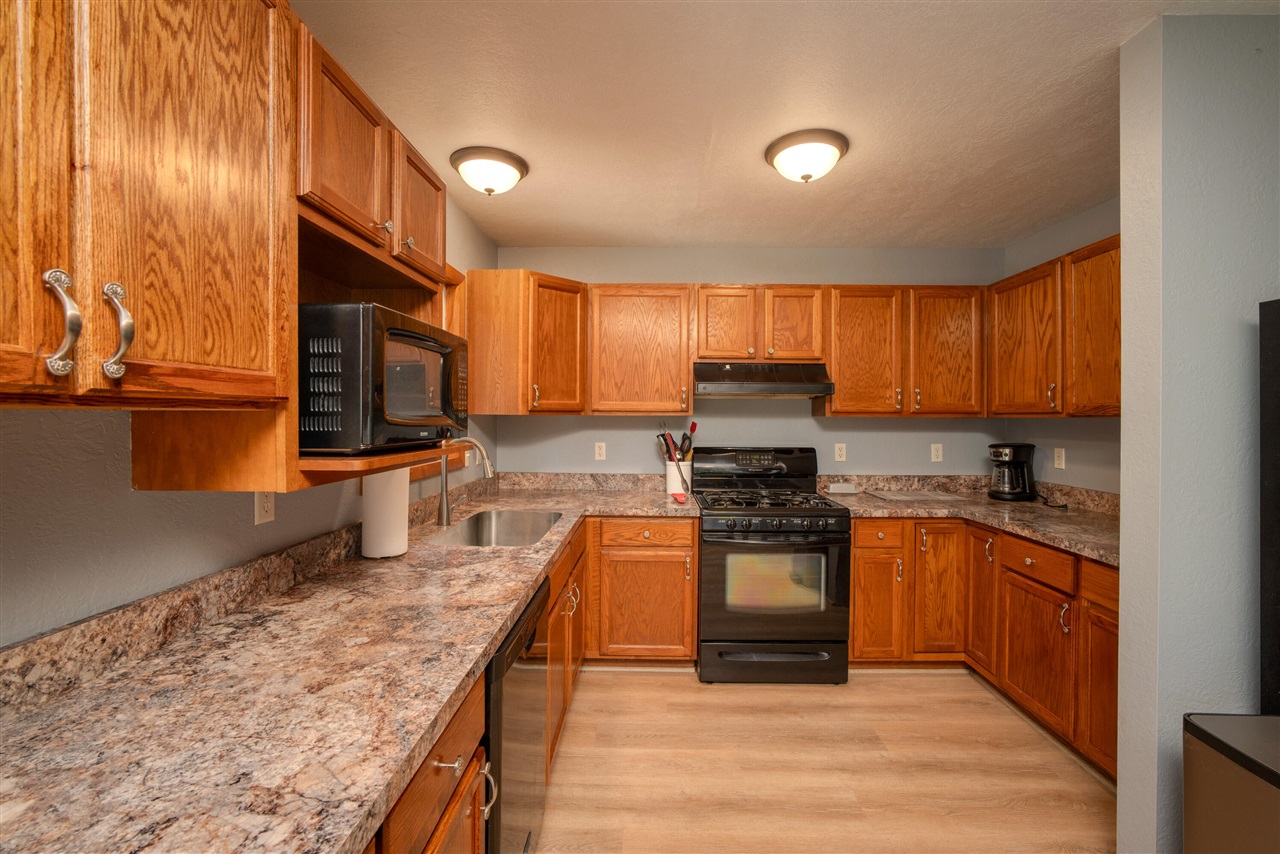 6954 Aarwood Property Photo 15