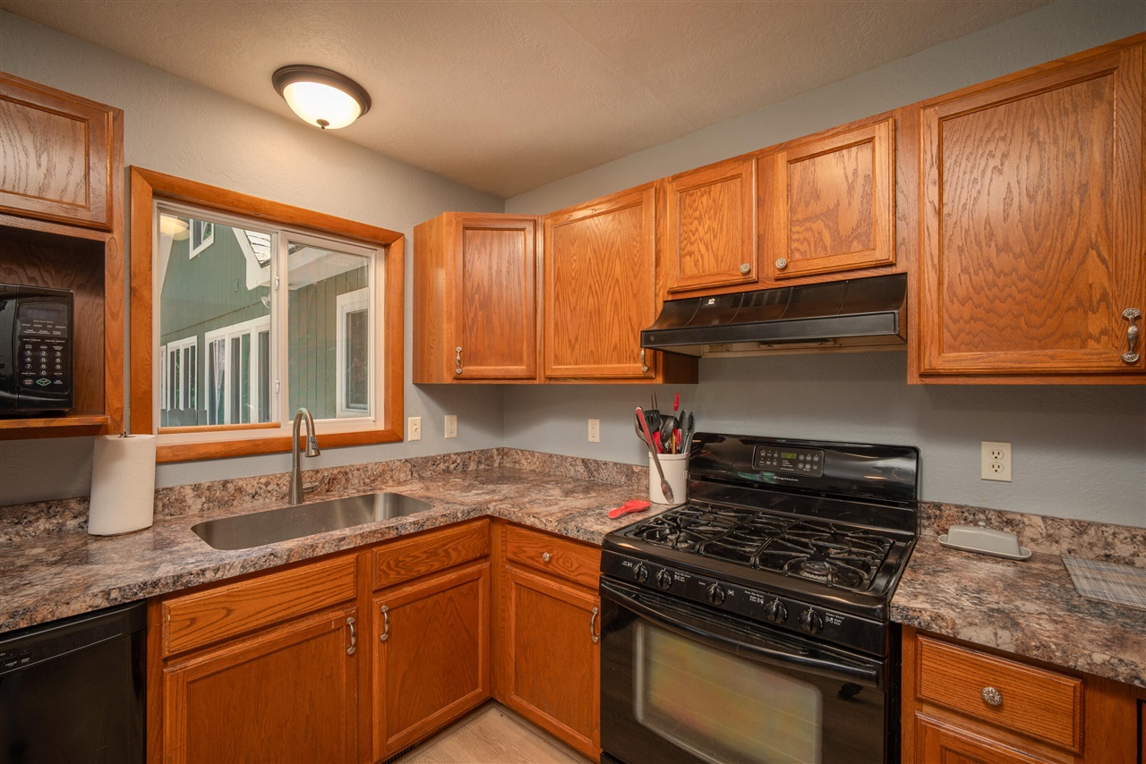 6954 Aarwood Property Photo 16