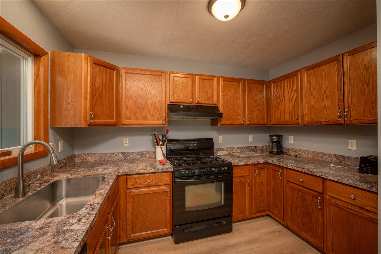 6954 Aarwood Property Photo 17