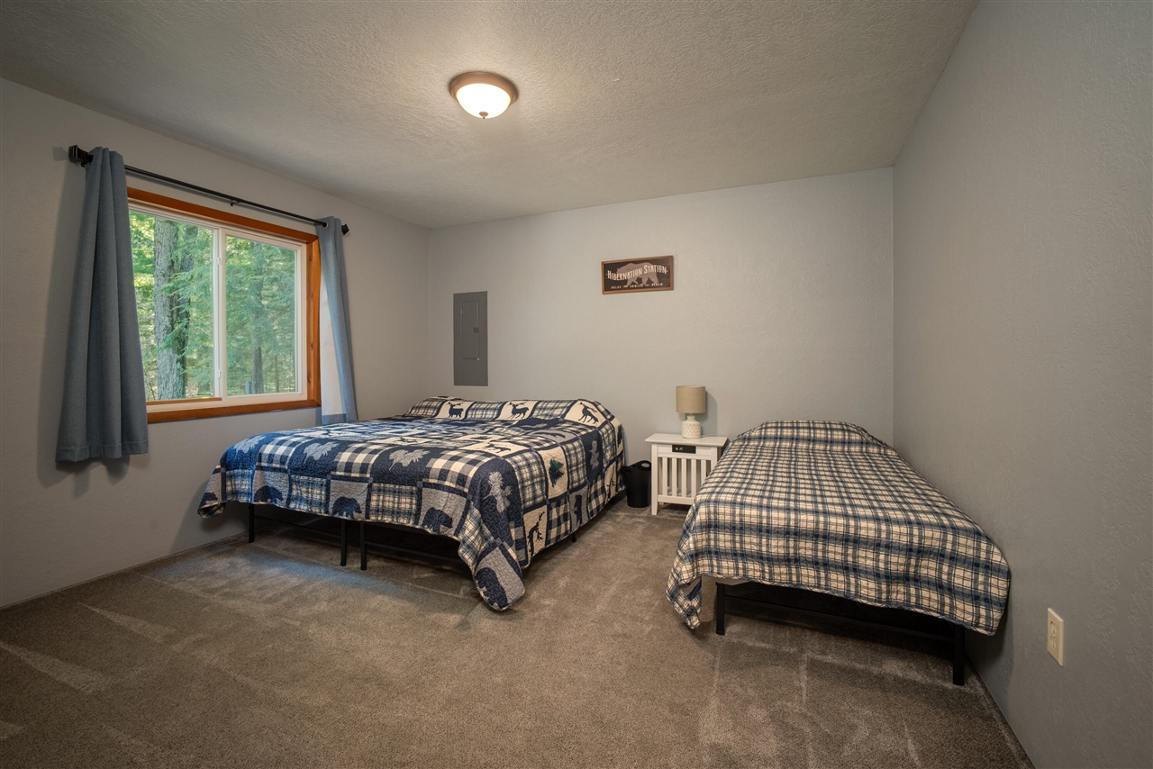 6954 Aarwood Property Photo 23