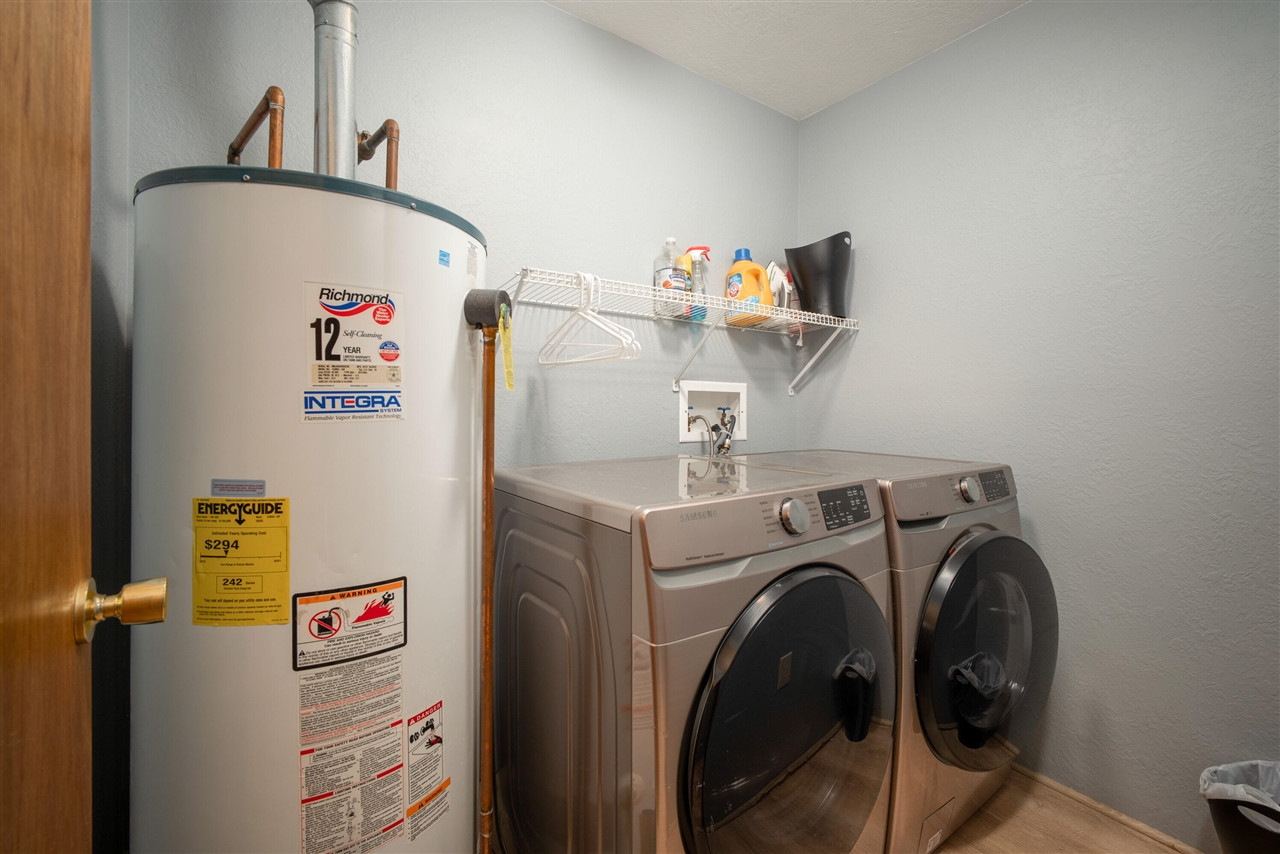 6954 Aarwood Property Photo 27
