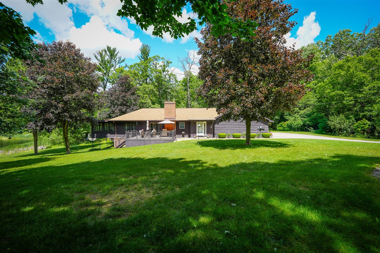 9411 Maple Hill Road Property Photo 1