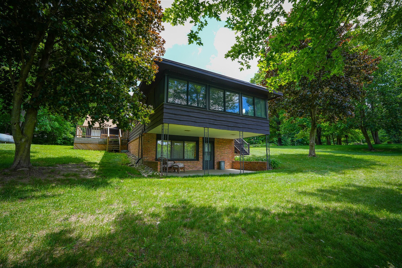 9411 Maple Hill Road Property Photo 3
