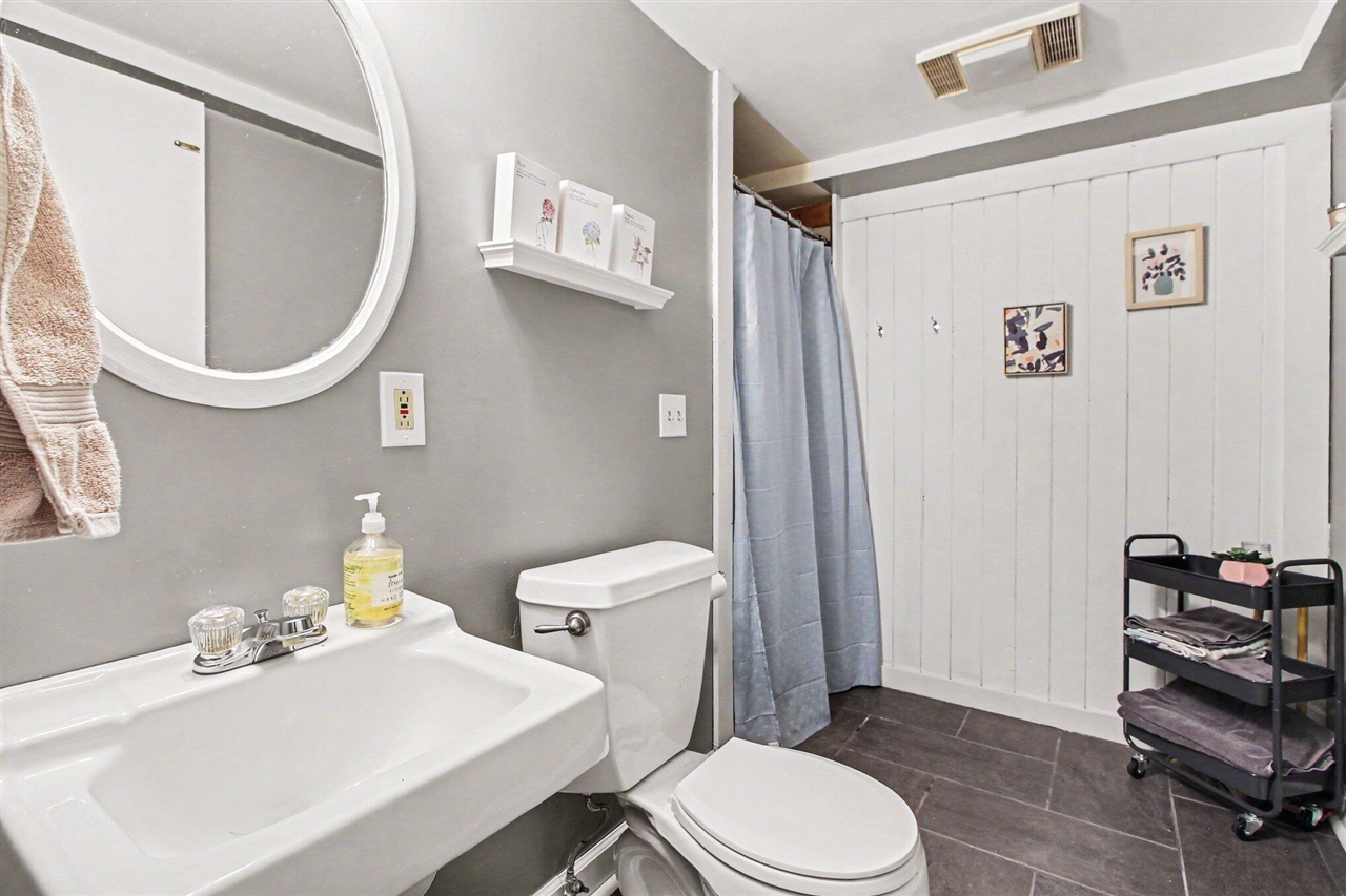 1607 Anderson Avenue Property Photo 20