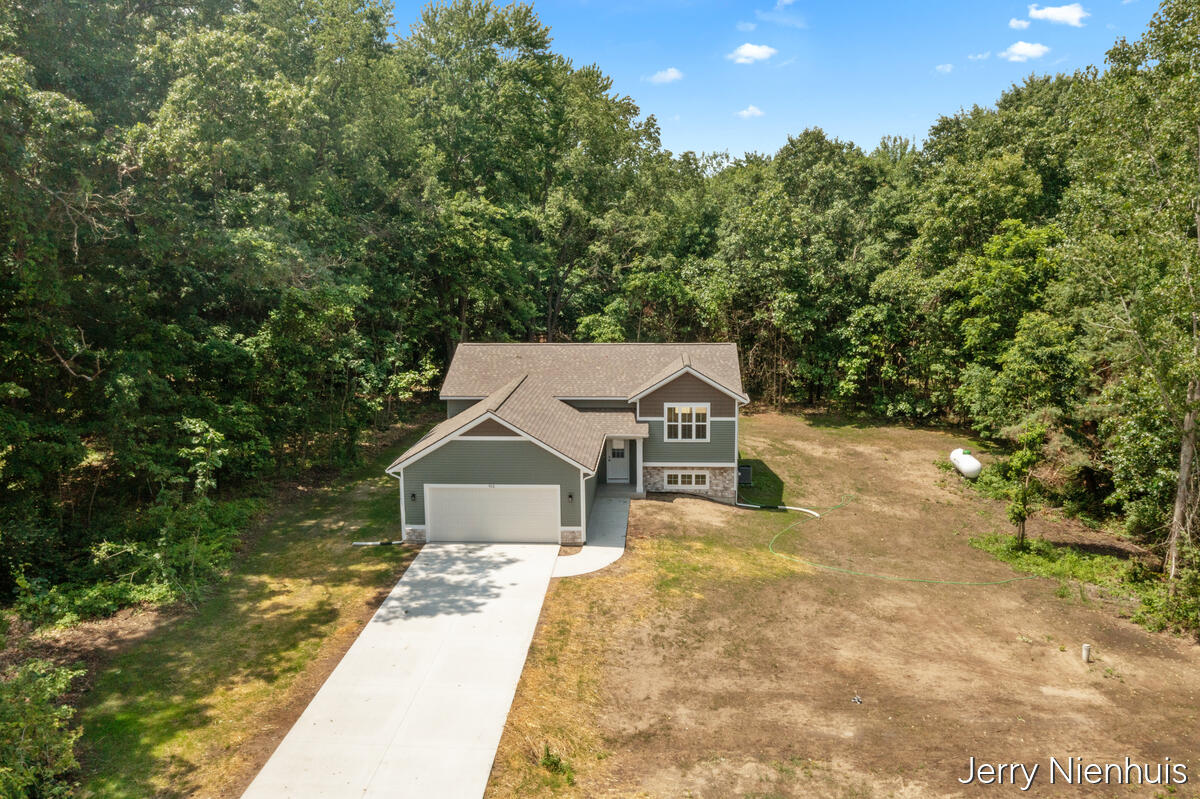 912 Blueberry Pine Court Property Photo 1
