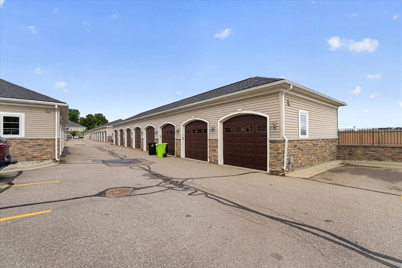 5510 Arbor Chase Drive Property Photo 36